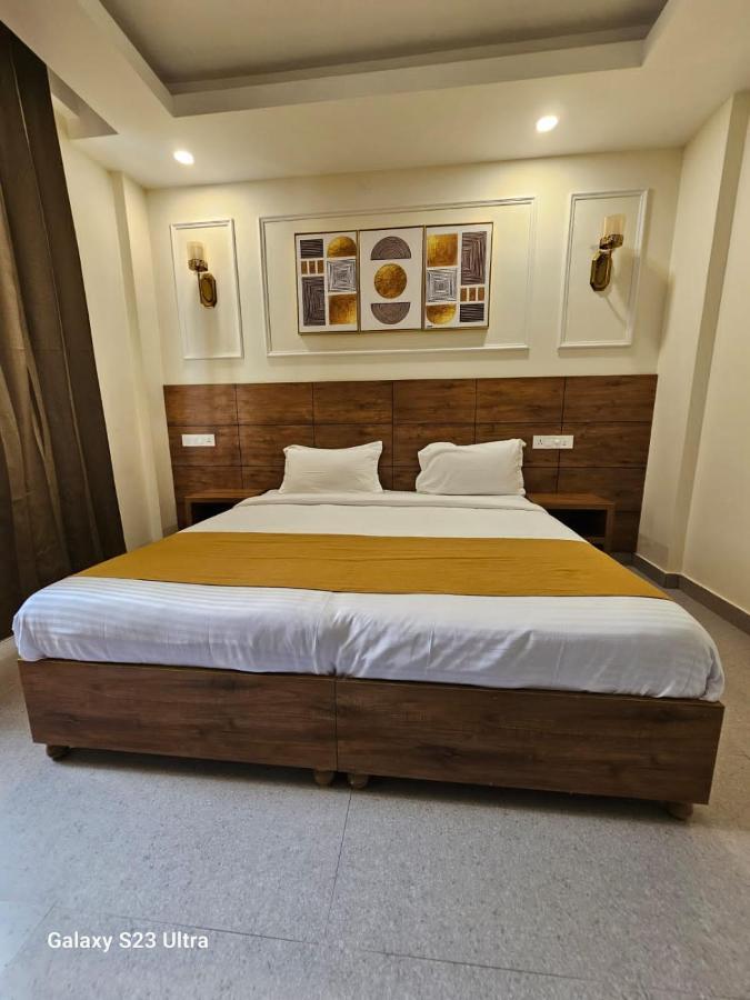 Hotel Nirvana Bliss, Behind Parmarth Niketan Rishīkesh Exteriör bild