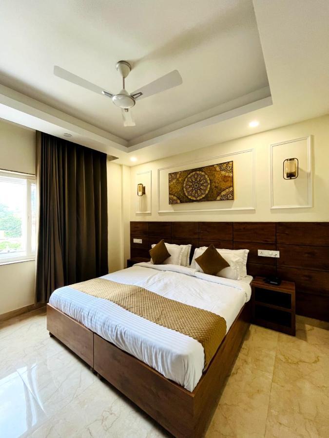 Hotel Nirvana Bliss, Behind Parmarth Niketan Rishīkesh Exteriör bild