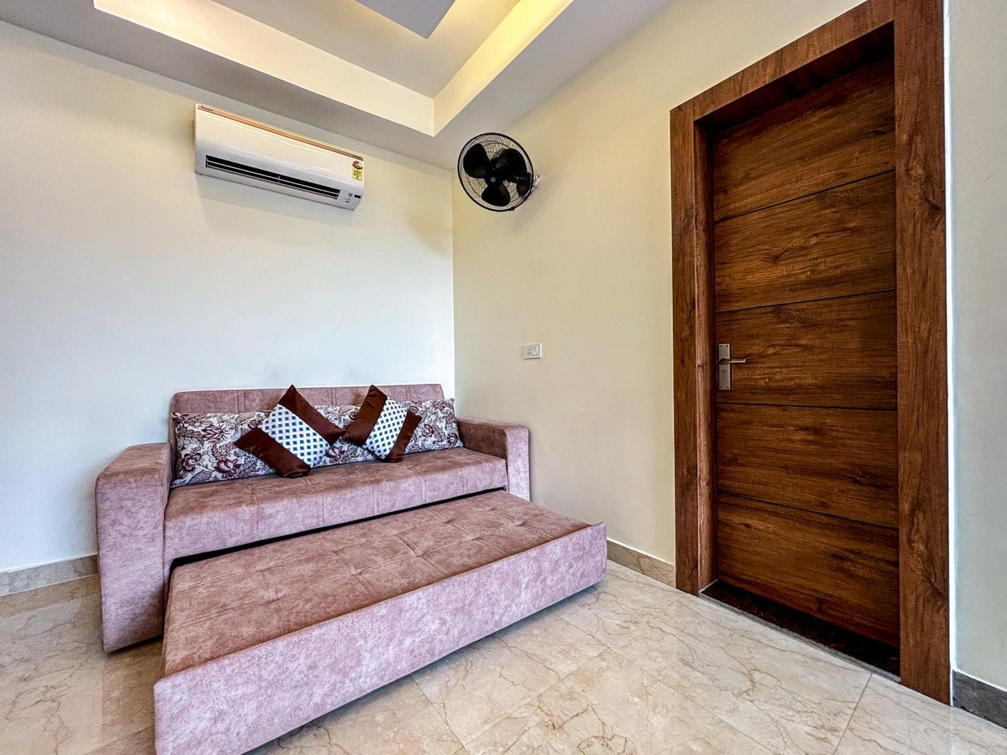 Hotel Nirvana Bliss, Behind Parmarth Niketan Rishīkesh Exteriör bild