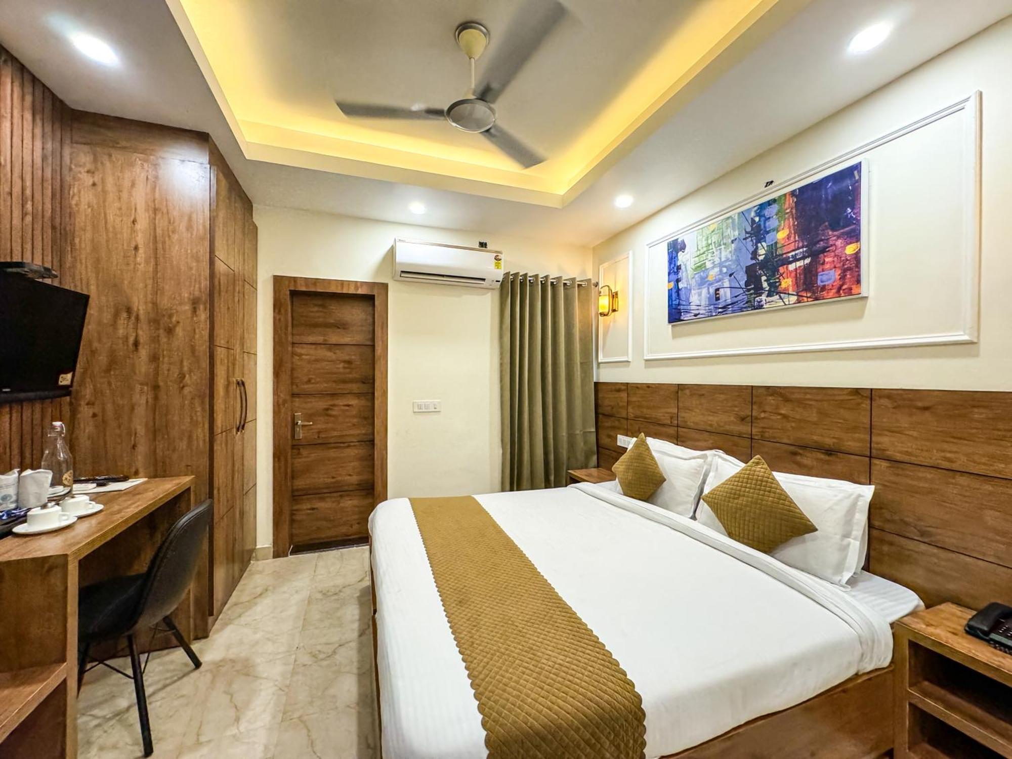 Hotel Nirvana Bliss, Behind Parmarth Niketan Rishīkesh Exteriör bild