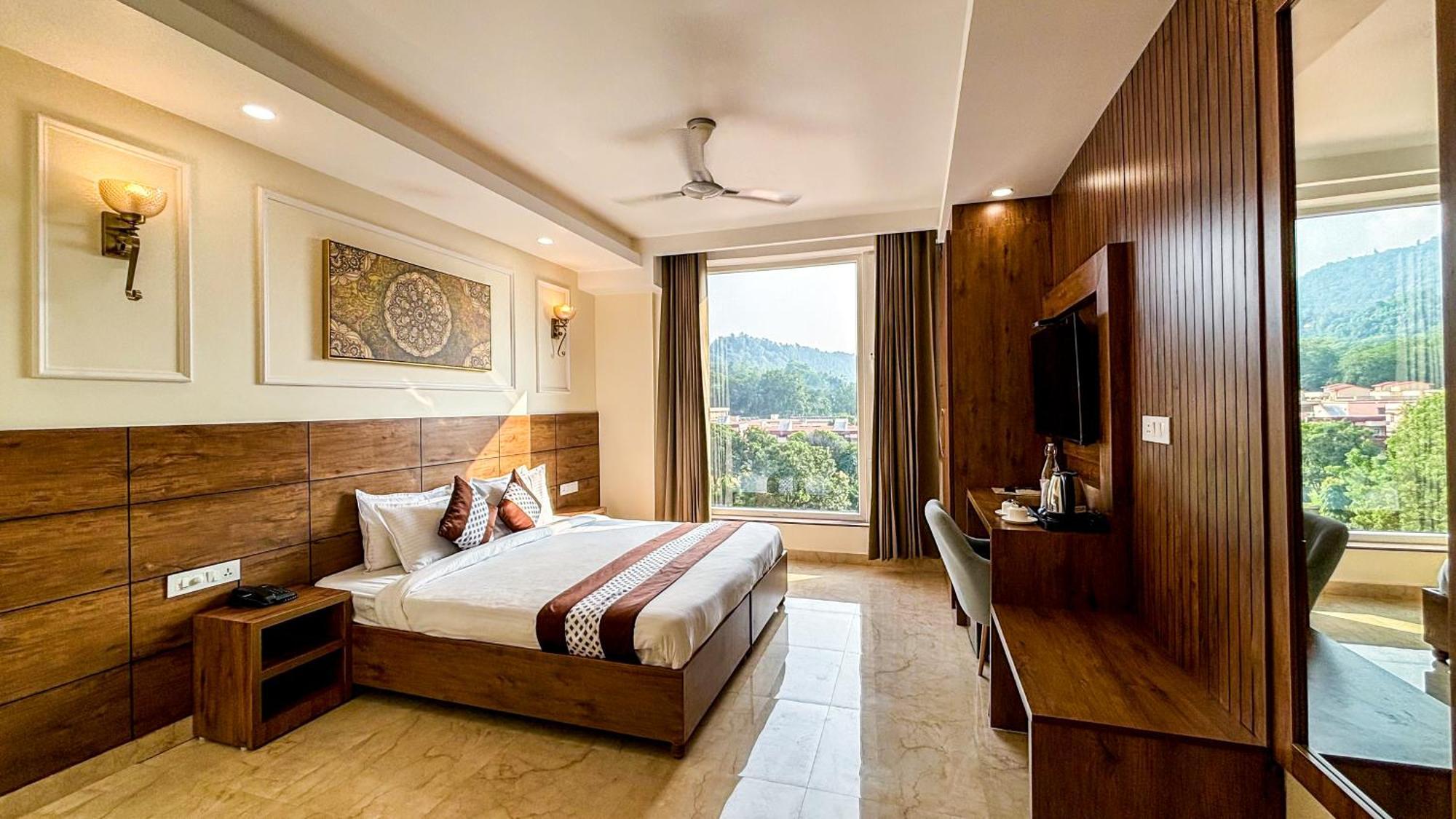 Hotel Nirvana Bliss, Behind Parmarth Niketan Rishīkesh Exteriör bild