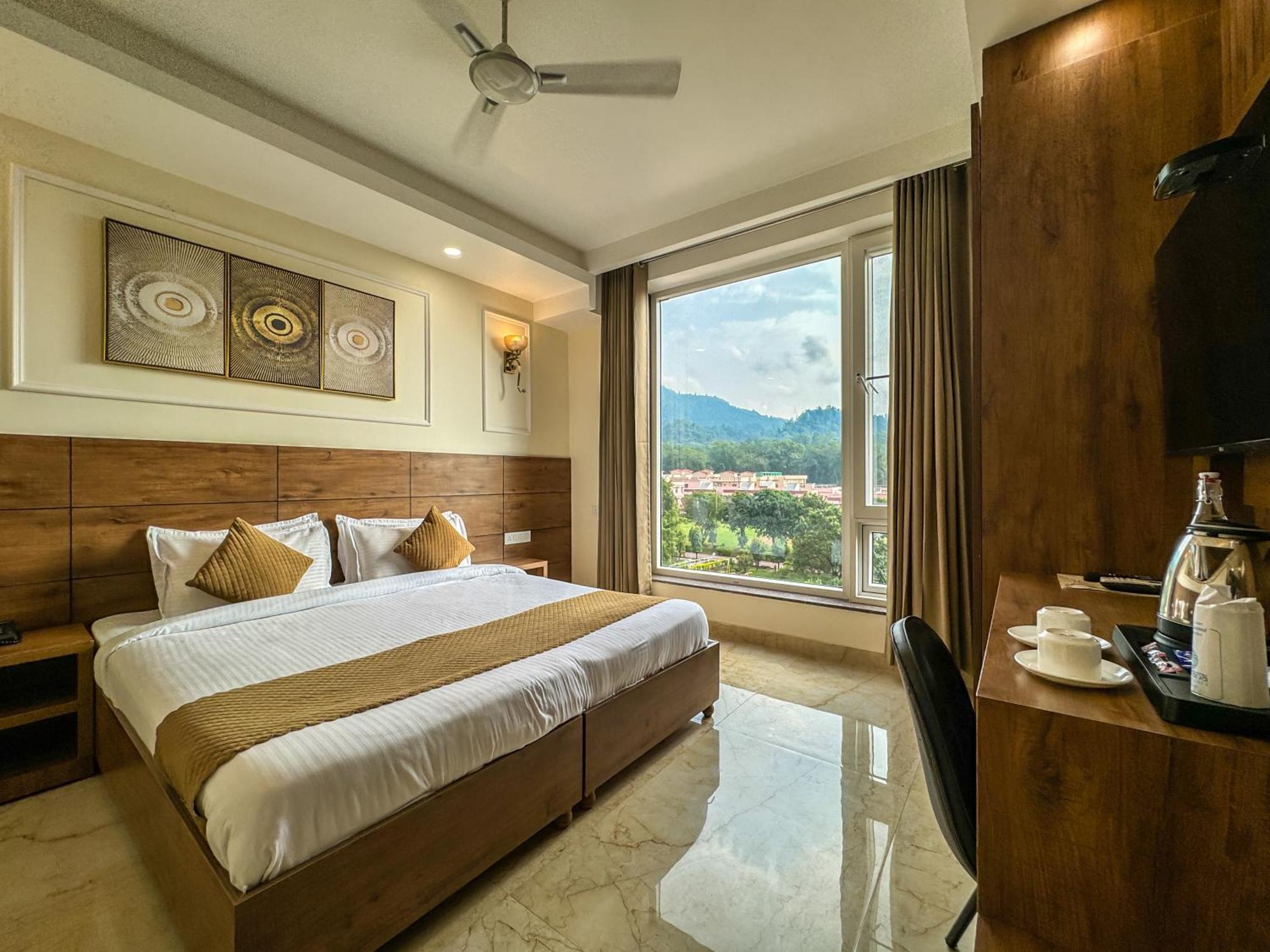 Hotel Nirvana Bliss, Behind Parmarth Niketan Rishīkesh Exteriör bild