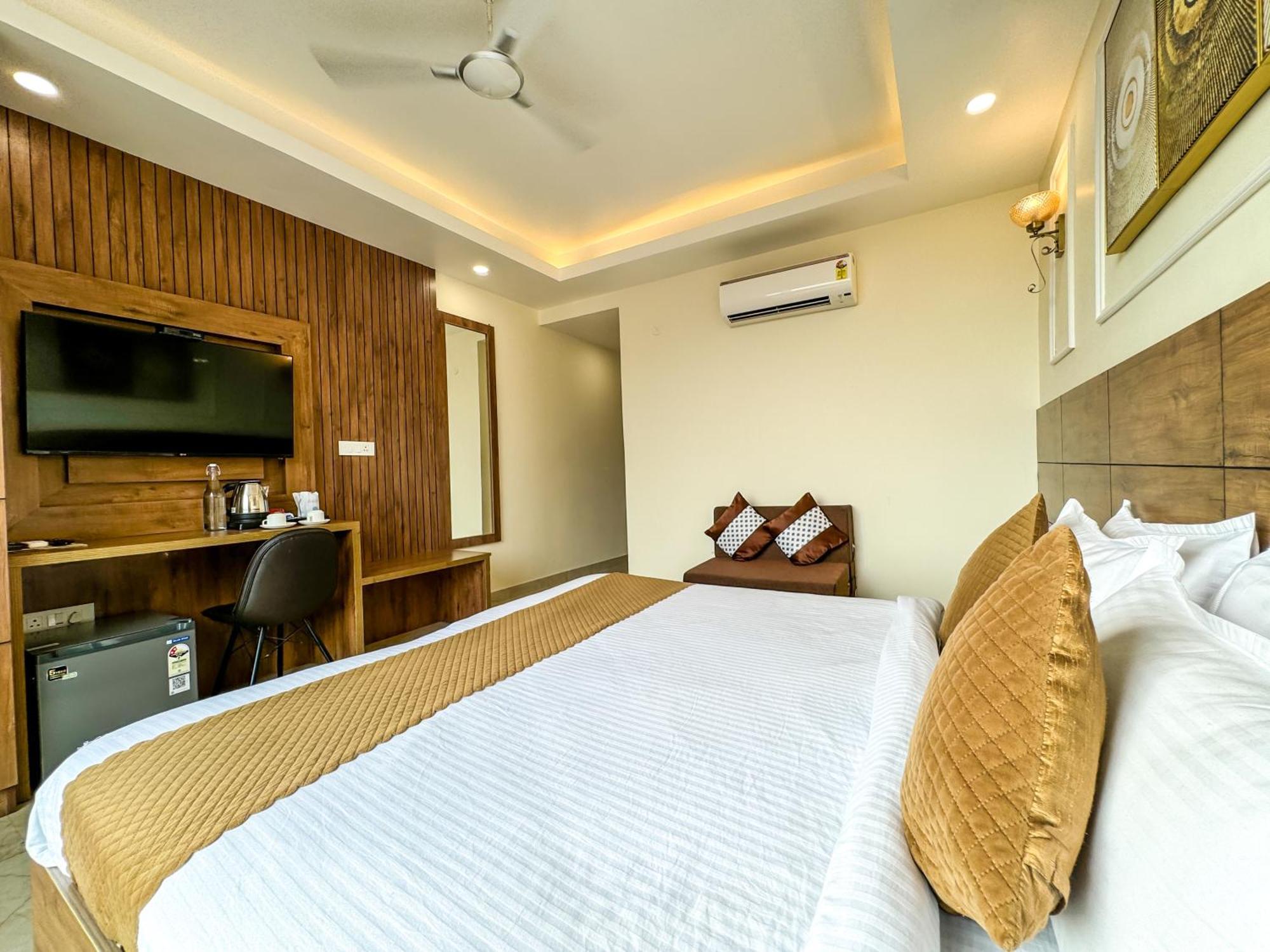 Hotel Nirvana Bliss, Behind Parmarth Niketan Rishīkesh Exteriör bild