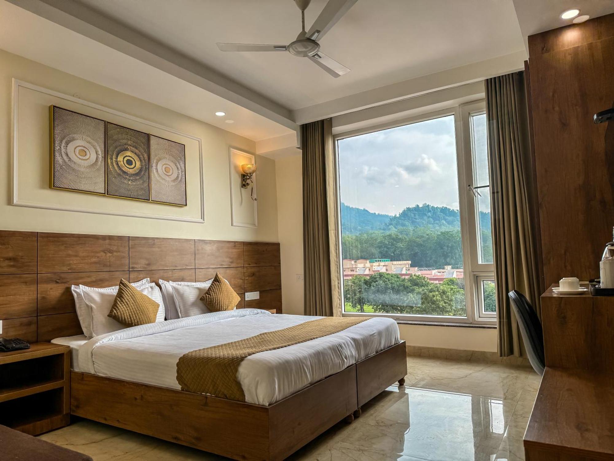 Hotel Nirvana Bliss, Behind Parmarth Niketan Rishīkesh Exteriör bild