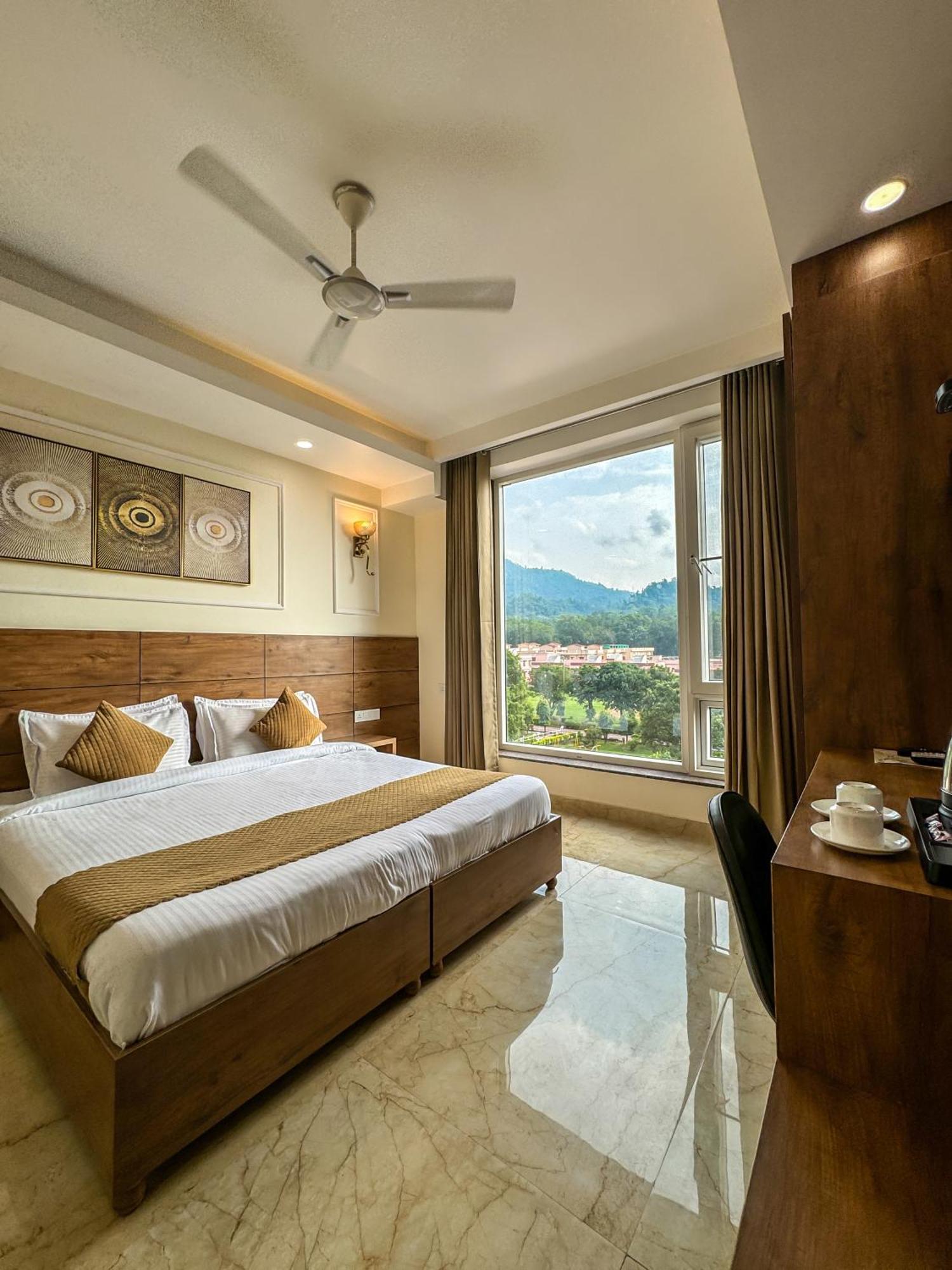 Hotel Nirvana Bliss, Behind Parmarth Niketan Rishīkesh Exteriör bild
